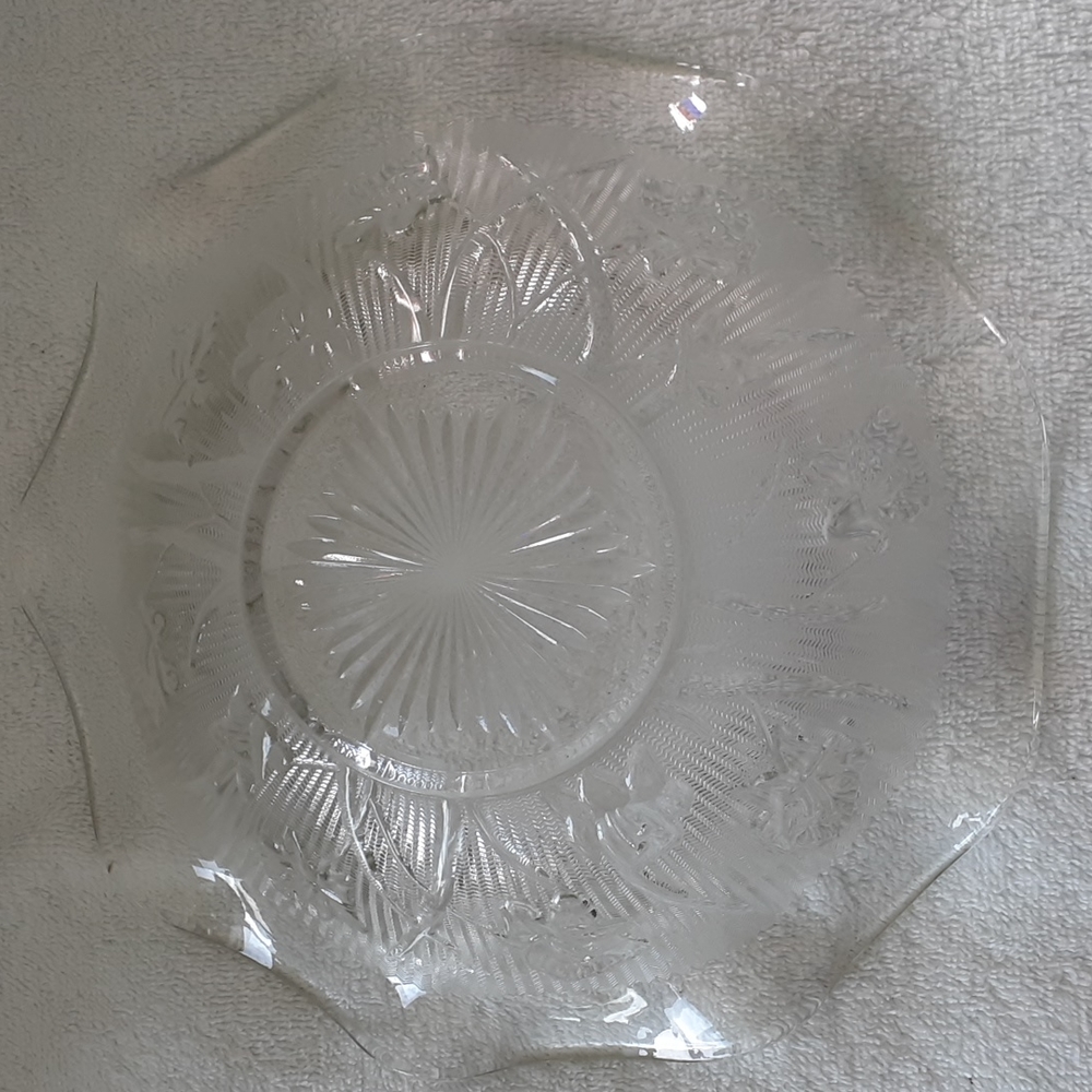 Jeannette depression glass iris & herringbone ruffled bowl.